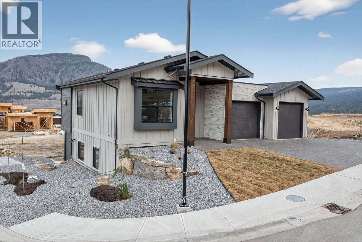 2066 Cortina Drive Kelowna Photo 2