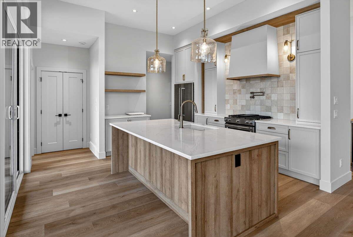 2066 Cortina Drive Kelowna Photo 6