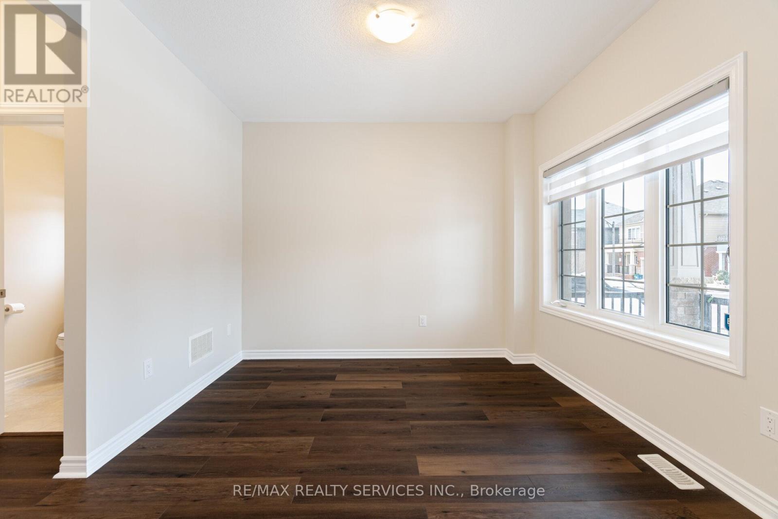 37 Pace Avenue, Brantford, Ontario  N3S 0J2 - Photo 5 - X12818238