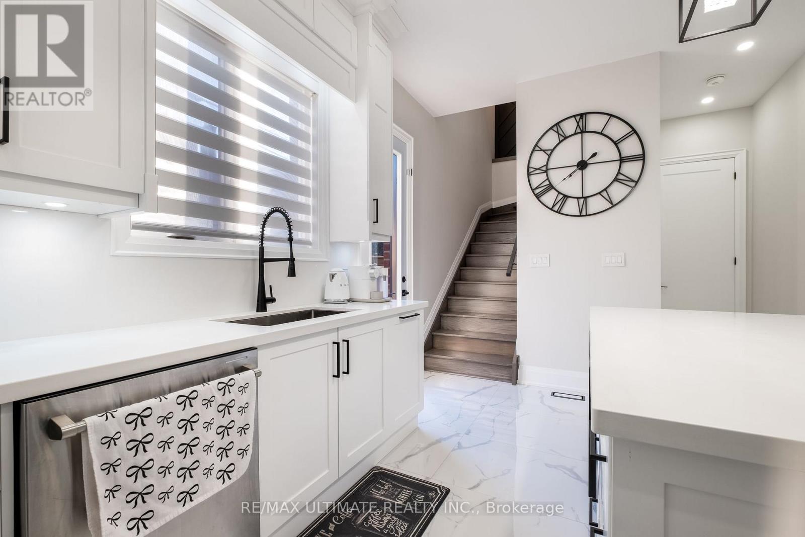 31 Flindon Road N, Toronto, Ontario  M9M 1J1 - Photo 19 - W12565674