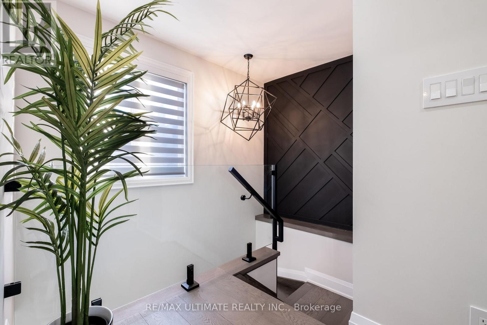 31 Flindon Road N, Toronto, Ontario  M9M 1J1 - Photo 21 - W12565674