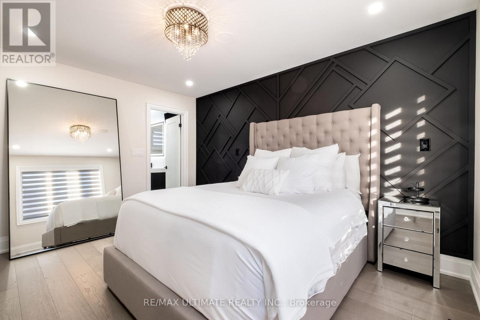 31 Flindon Road N, Toronto, Ontario  M9M 1J1 - Photo 24 - W12565674