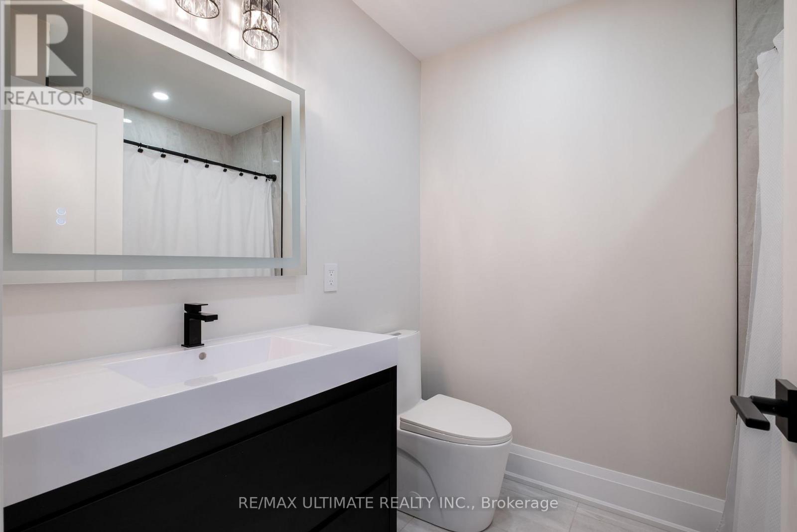 31 Flindon Road N, Toronto, Ontario  M9M 1J1 - Photo 34 - W12565674