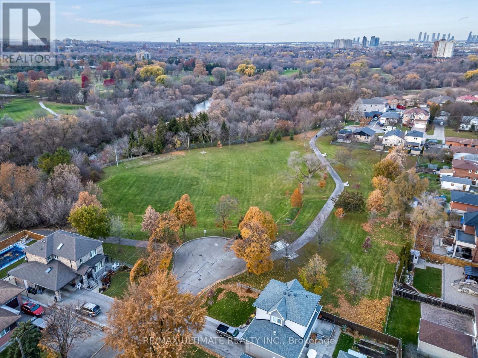 31 Flindon Road N, Toronto, Ontario  M9M 1J1 - Photo 45 - W12565674