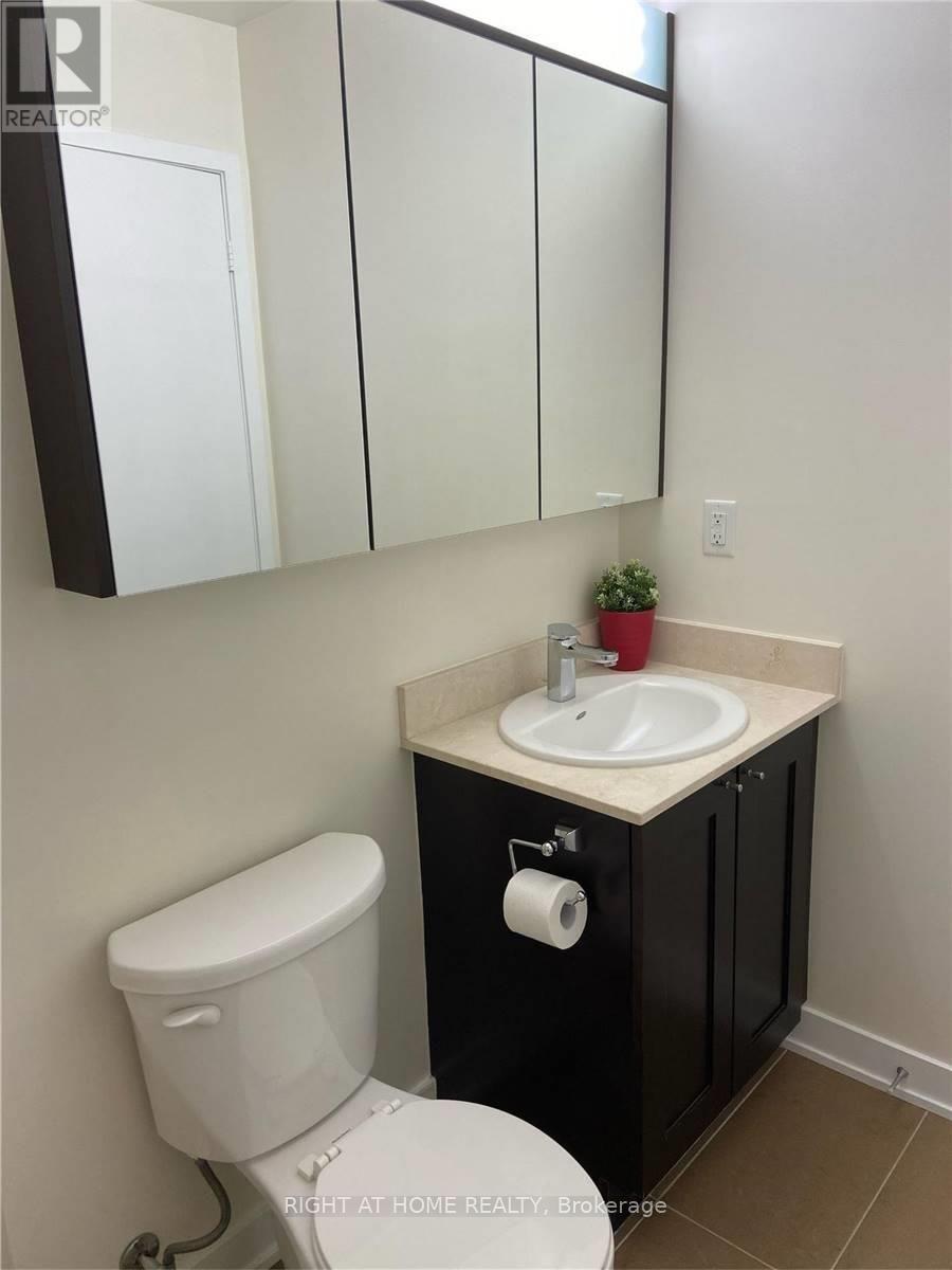 208 - 4065 Brickstone Mews, Mississauga, Ontario  L5B 0G3 - Photo 10 - W12802586