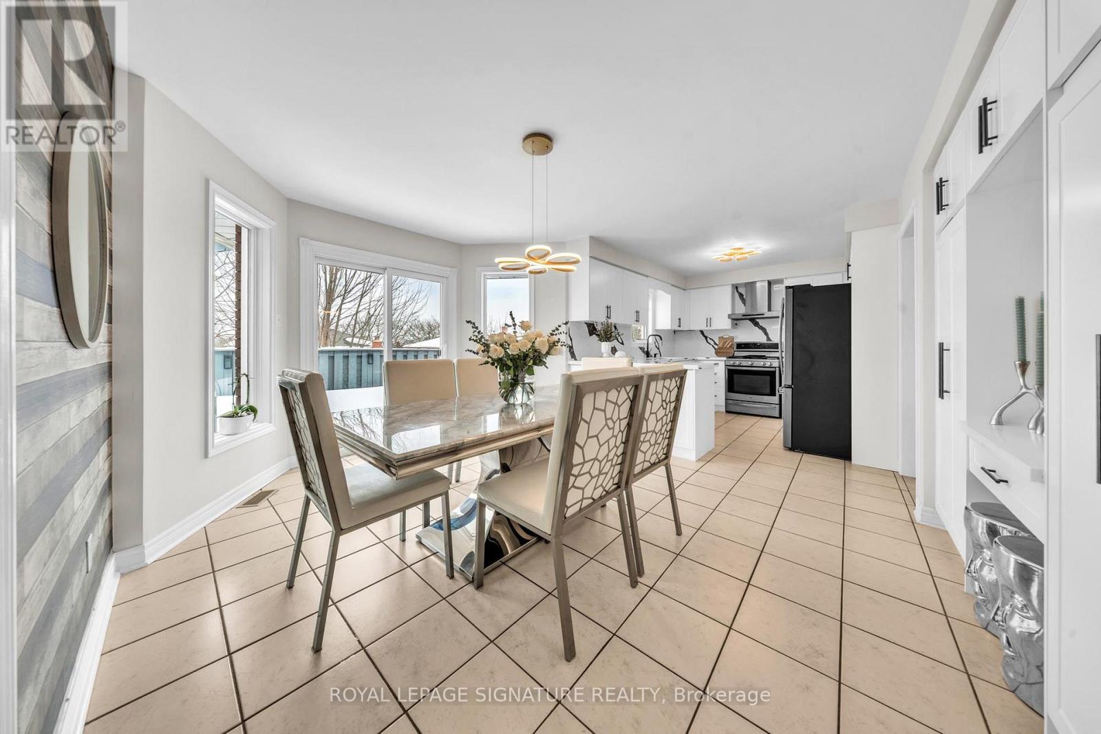 22 Stoddart Court, Bradford West Gwillimbury (Bradford), Ontario  L3Z 2X8 - Photo 14 - N12818552