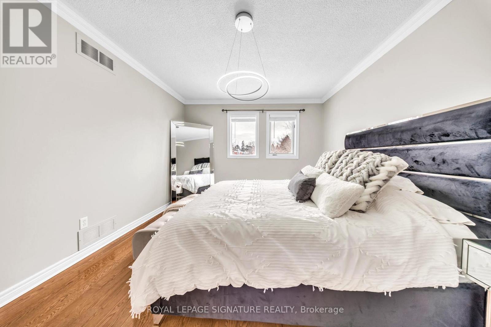 22 Stoddart Court, Bradford West Gwillimbury (Bradford), Ontario  L3Z 2X8 - Photo 32 - N12818552