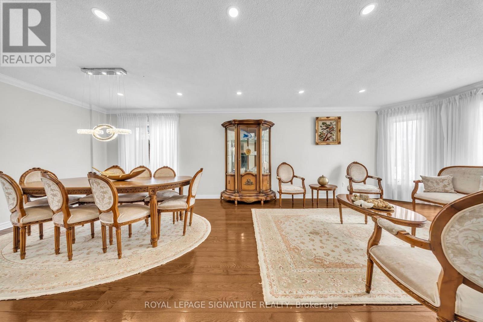 22 Stoddart Court, Bradford West Gwillimbury (Bradford), Ontario  L3Z 2X8 - Photo 6 - N12818552