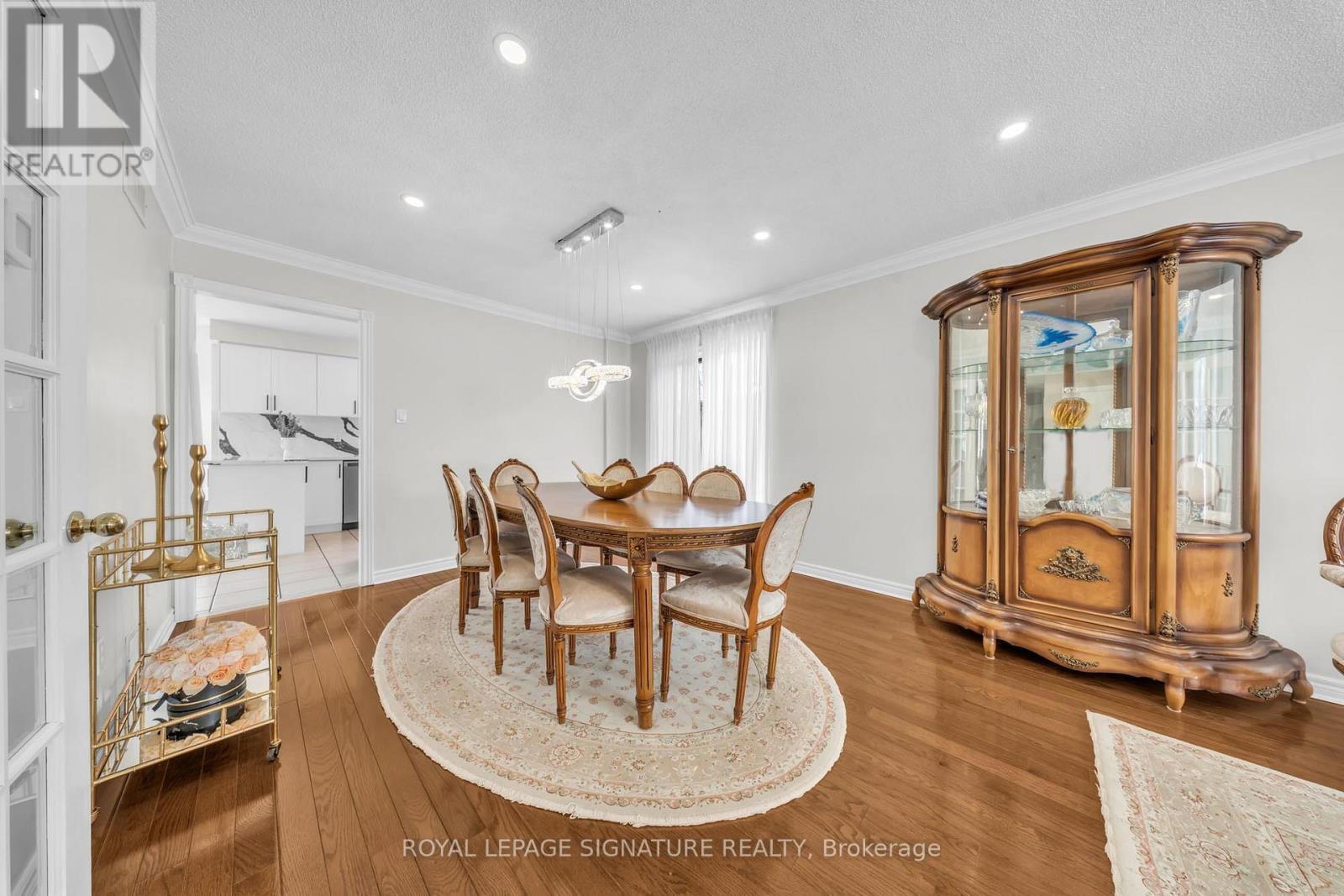 22 Stoddart Court, Bradford West Gwillimbury (Bradford), Ontario  L3Z 2X8 - Photo 8 - N12818552