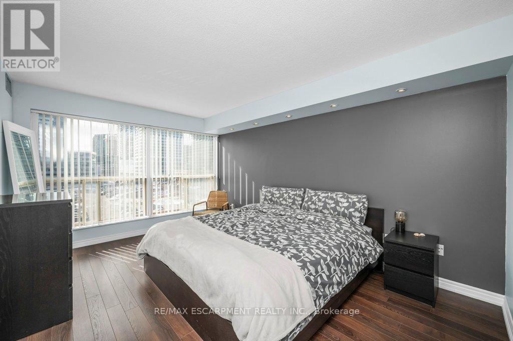512 - 335 Webb Drive, Mississauga, Ontario  L5B 4A1 - Photo 12 - W12818594