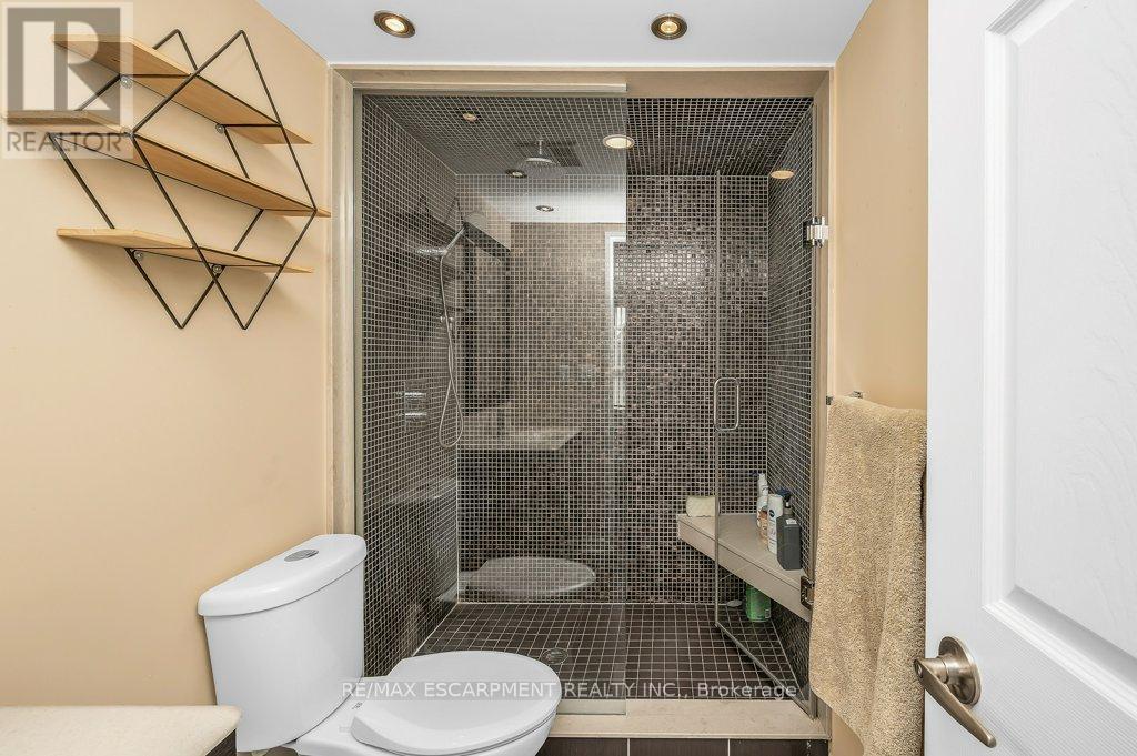 512 - 335 Webb Drive, Mississauga, Ontario  L5B 4A1 - Photo 14 - W12818594