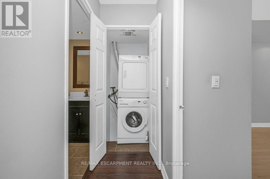 512 - 335 Webb Drive, Mississauga, Ontario  L5B 4A1 - Photo 18 - W12818594