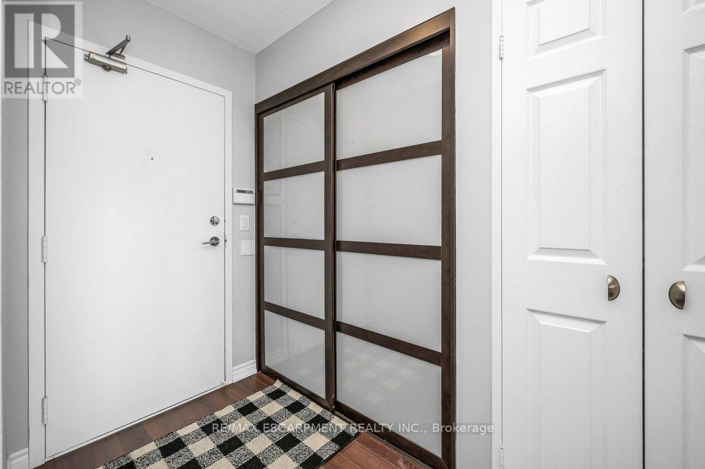 512 - 335 Webb Drive, Mississauga, Ontario  L5B 4A1 - Photo 19 - W12818594