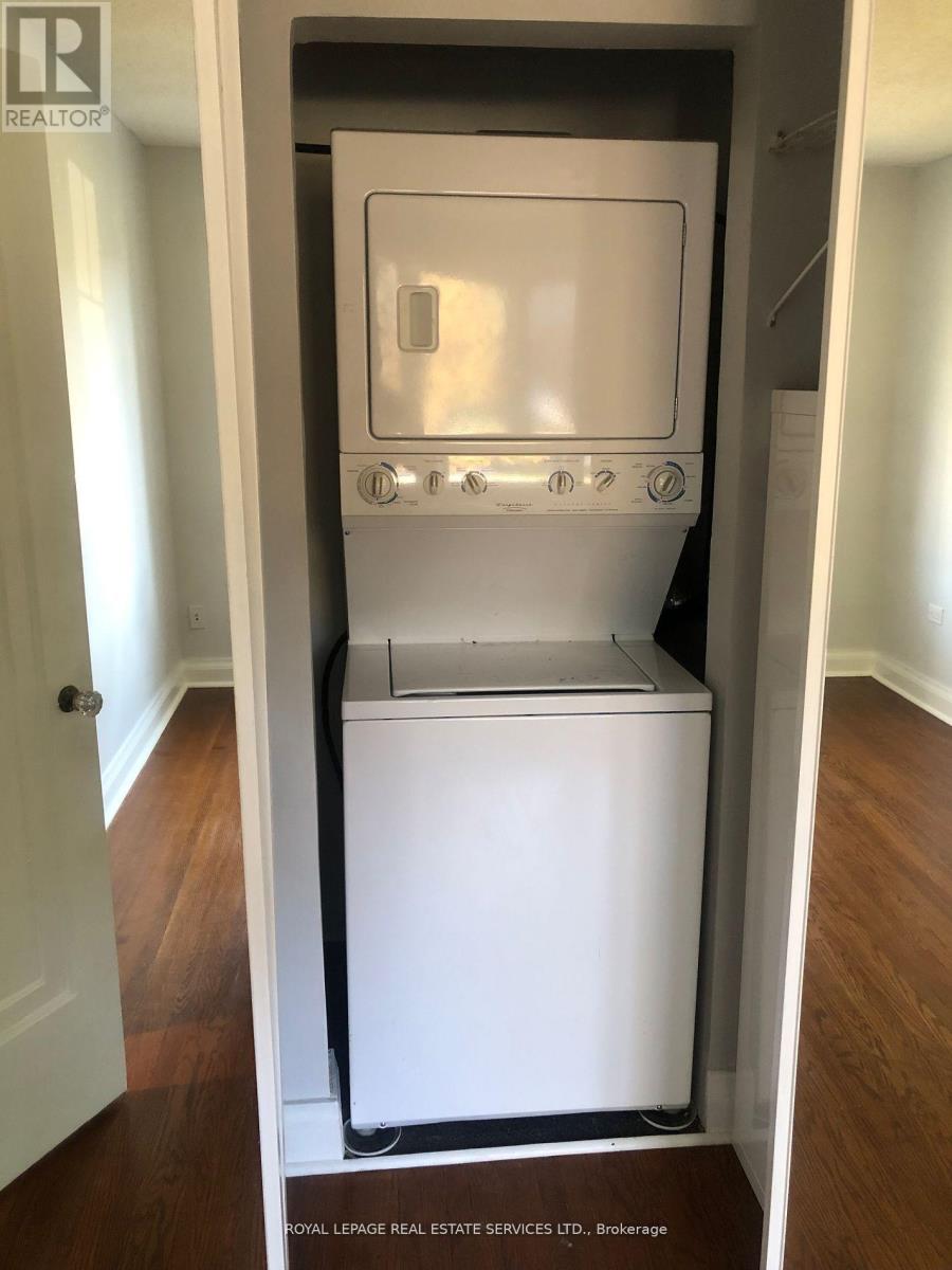 Main Fl - 1 Ash Crescent, Toronto (Long Branch), Ontario  M8W 1E2 - Photo 8 - W12818598