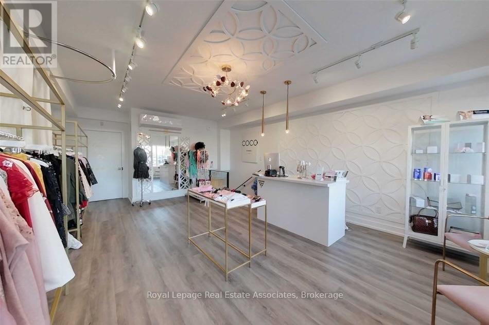 588 Rapids Lane, Mississauga, Ontario  L5G 0A9 - Photo 7 - W12818618