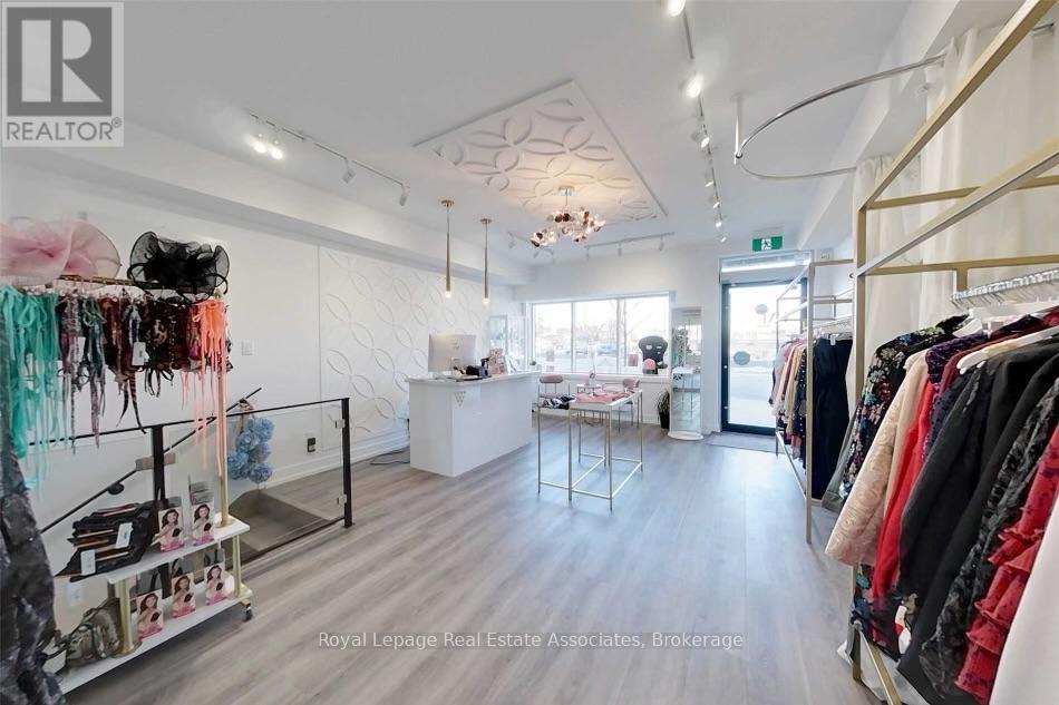 588 Rapids Lane, Mississauga, Ontario  L5G 0A9 - Photo 4 - W12818622