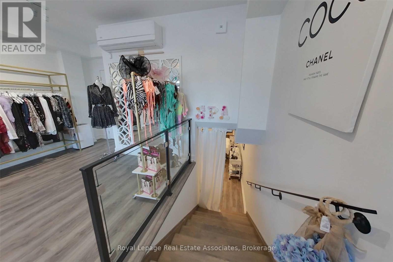 588 Rapids Lane, Mississauga, Ontario  L5G 0A9 - Photo 5 - W12818622