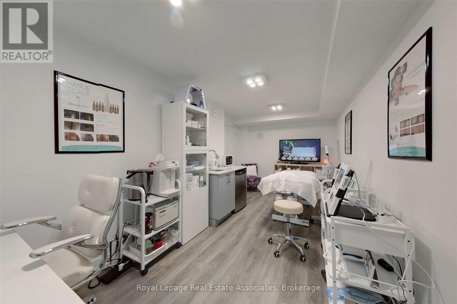 588 Rapids Lane, Mississauga, Ontario  L5G 0A9 - Photo 7 - W12818622