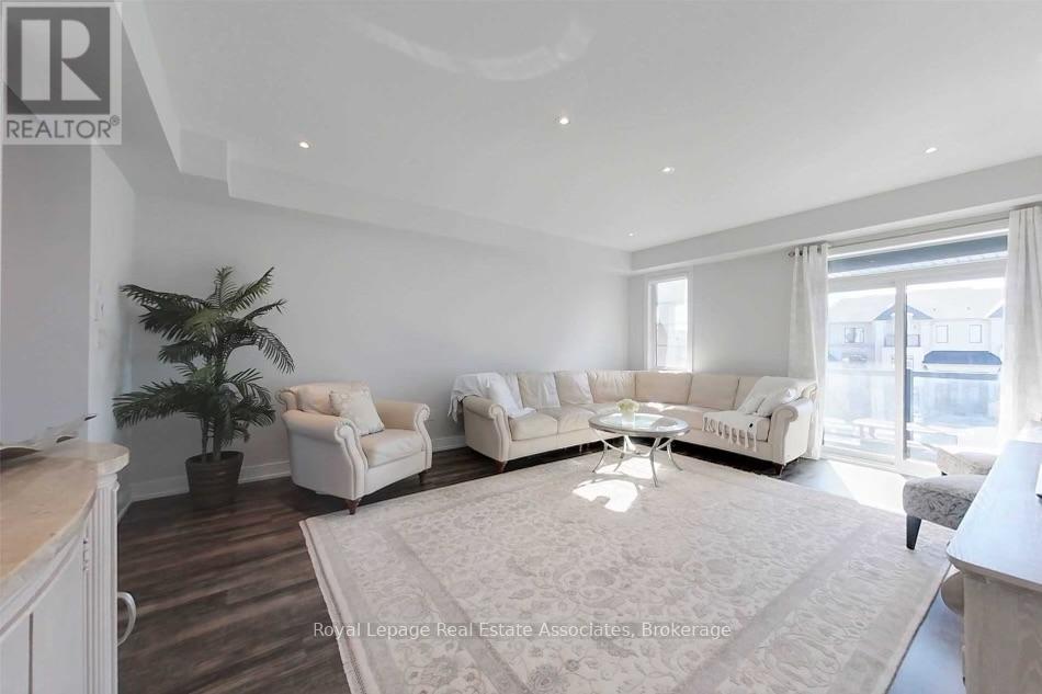 588 Rapids Lane, Mississauga, Ontario  L5G 0A9 - Photo 9 - W12818622