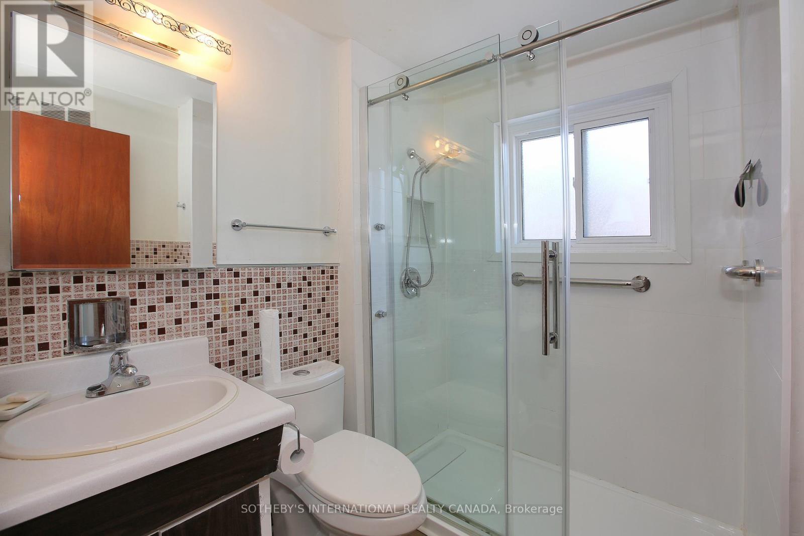 42 Van Stassen Boulevard, Toronto, Ontario  M6S 2N5 - Photo 12 - W12818634