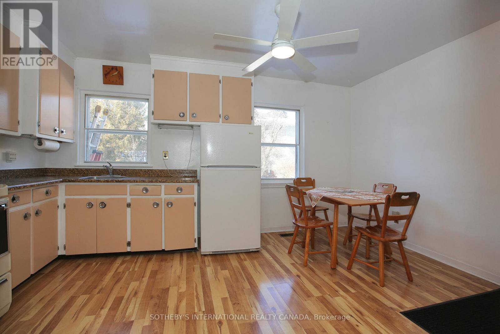 42 Van Stassen Boulevard, Toronto, Ontario  M6S 2N5 - Photo 6 - W12818634