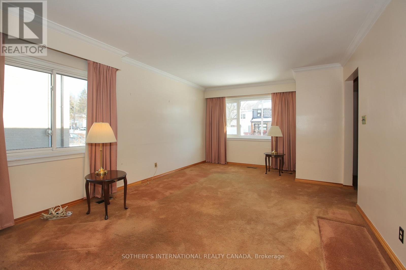 42 Van Stassen Boulevard, Toronto, Ontario  M6S 2N5 - Photo 9 - W12818634