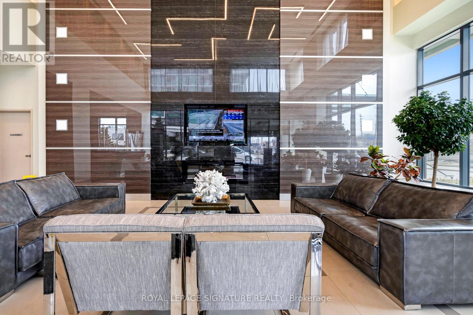 4203 - 3975 Grand Park Drive, Mississauga, Ontario  L5B 0K4 - Photo 5 - W12818654