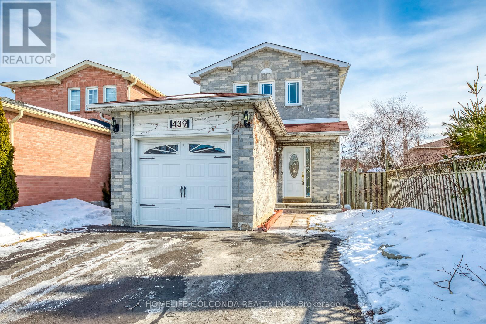 439 Bluesky Crescent, Mississauga, Ontario  L5R 2R9 - Photo 2 - W12818658