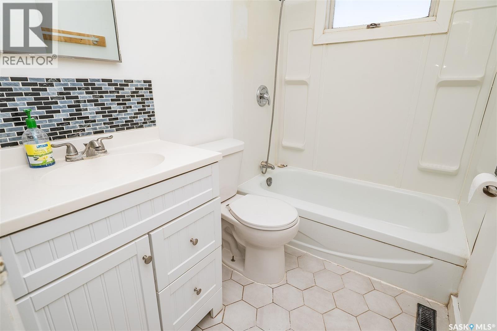 201 2nd Street W, Wynyard, Saskatchewan  S0A 4T0 - Photo 14 - SK029128