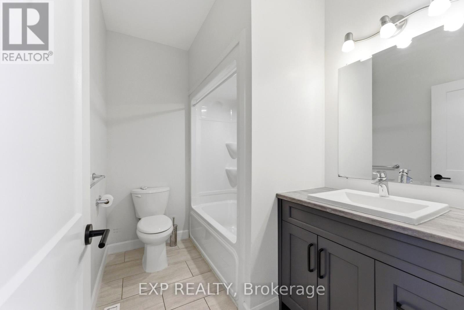 62 Craig Street, Belleville (Belleville Ward), Ontario  K8P 2J9 - Photo 9 - X12816510