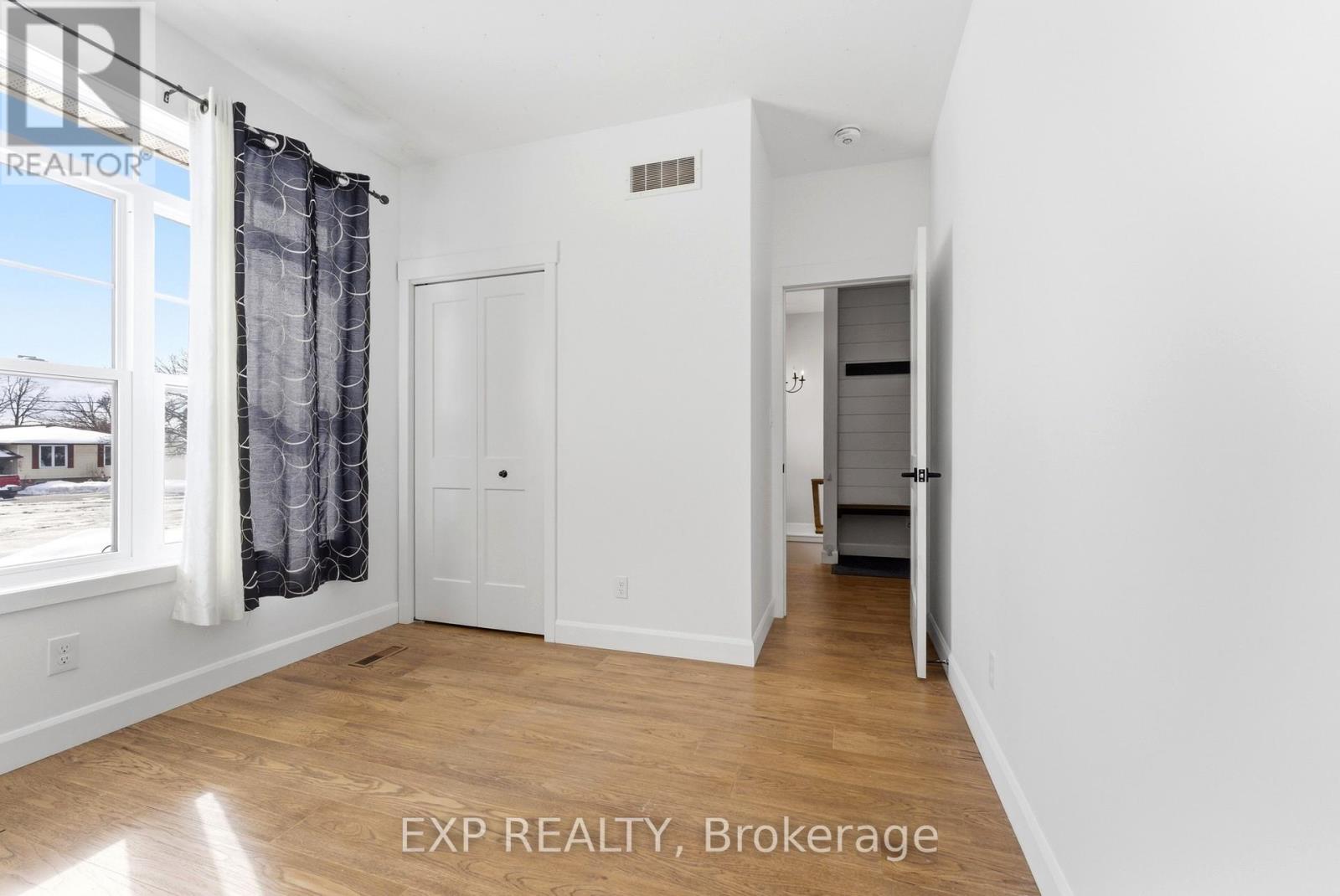 62 Craig Street, Belleville (Belleville Ward), Ontario  K8P 2J9 - Photo 8 - X12816510