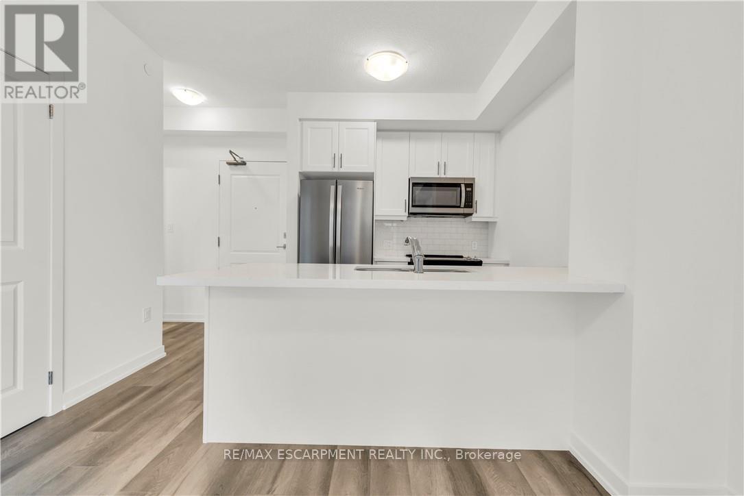 340 - 10 Mallard Trail, Hamilton, Ontario  L8B 1W5 - Photo 6 - X12818548