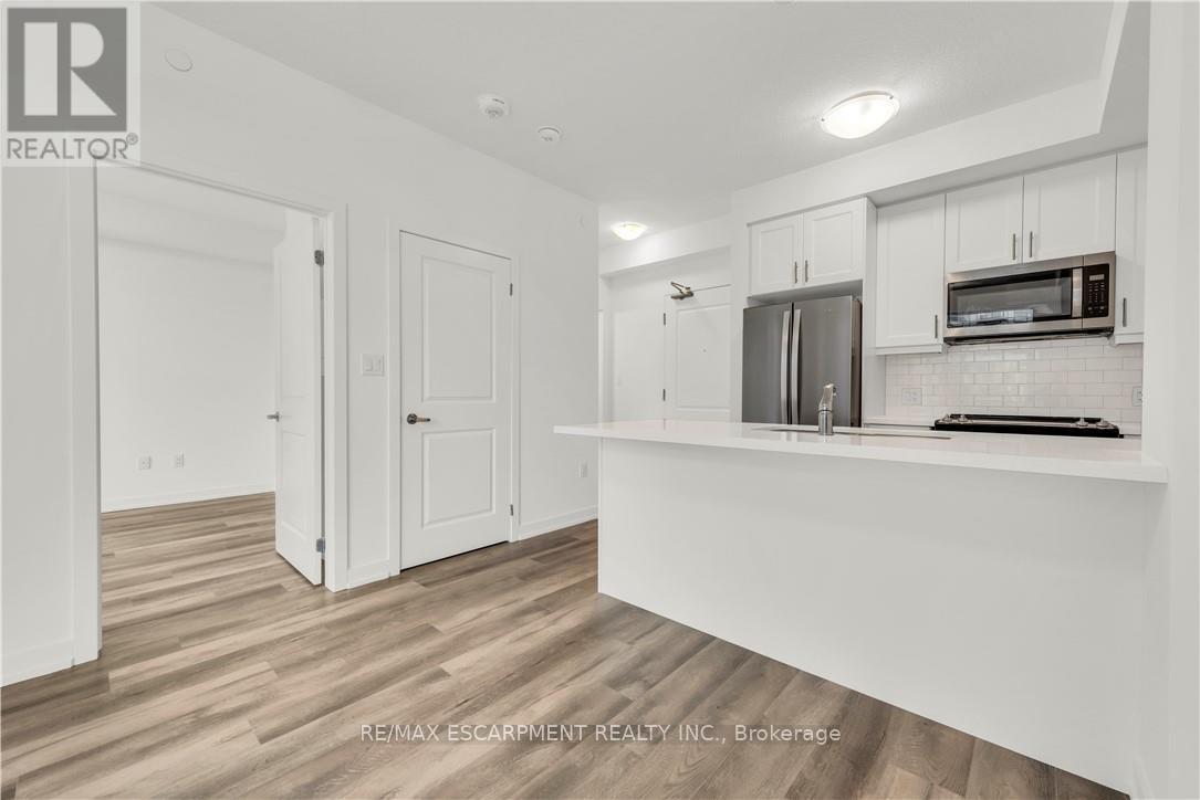 340 - 10 Mallard Trail, Hamilton, Ontario  L8B 1W5 - Photo 8 - X12818548