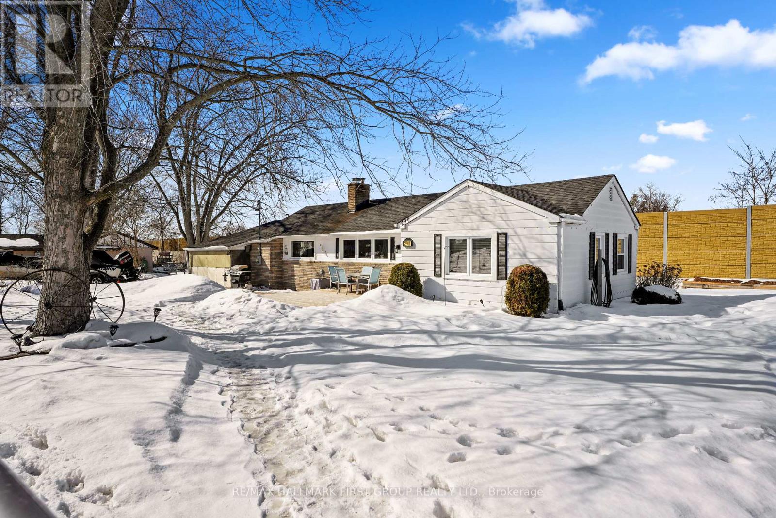 290 DENSMORE ROAD, Cobourg, Ontario