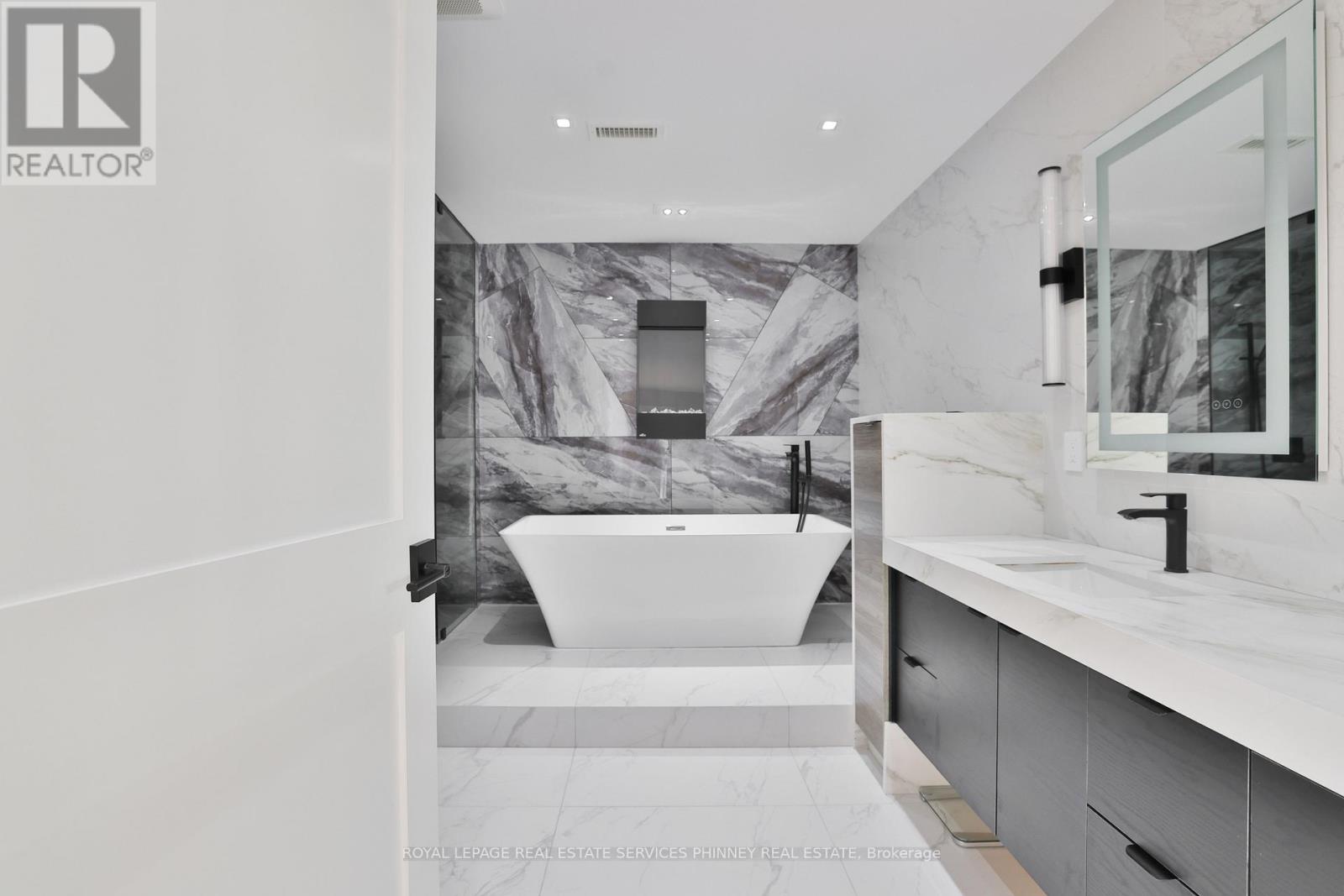 904 - 1477 Lakeshore Road, Burlington, Ontario  L7S 1B5 - Photo 18 - W12733458