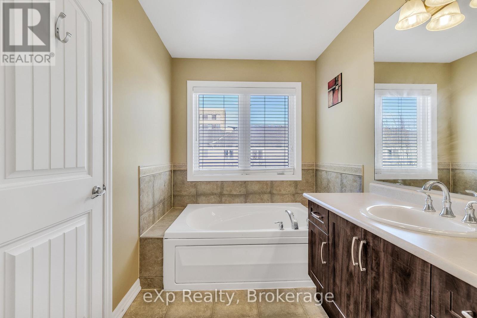 115 Holloway Terrace, Milton, Ontario L9T 0R6 - Photo 22 - W12818710