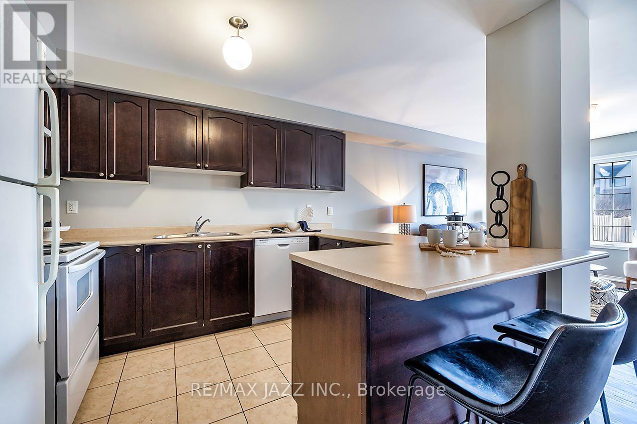 25 Summerside Avenue, Whitby, Ontario  L1R 0K1 - Photo 5 - E12818830