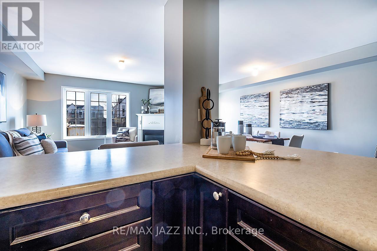 25 Summerside Avenue, Whitby, Ontario  L1R 0K1 - Photo 7 - E12818830