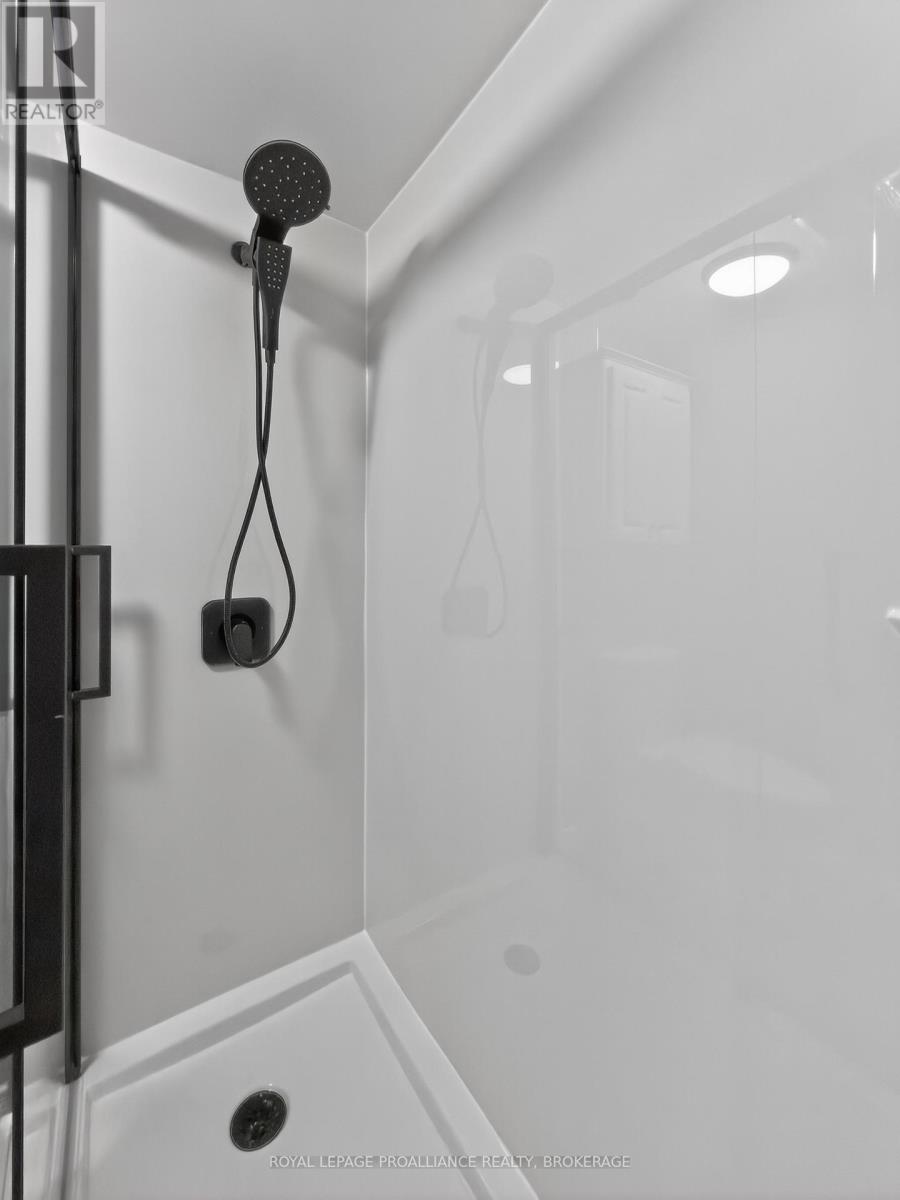 313 - 310 Kingsdale Avenue, Kingston, Ontario  K7M 8S1 - Photo 18 - X12818718