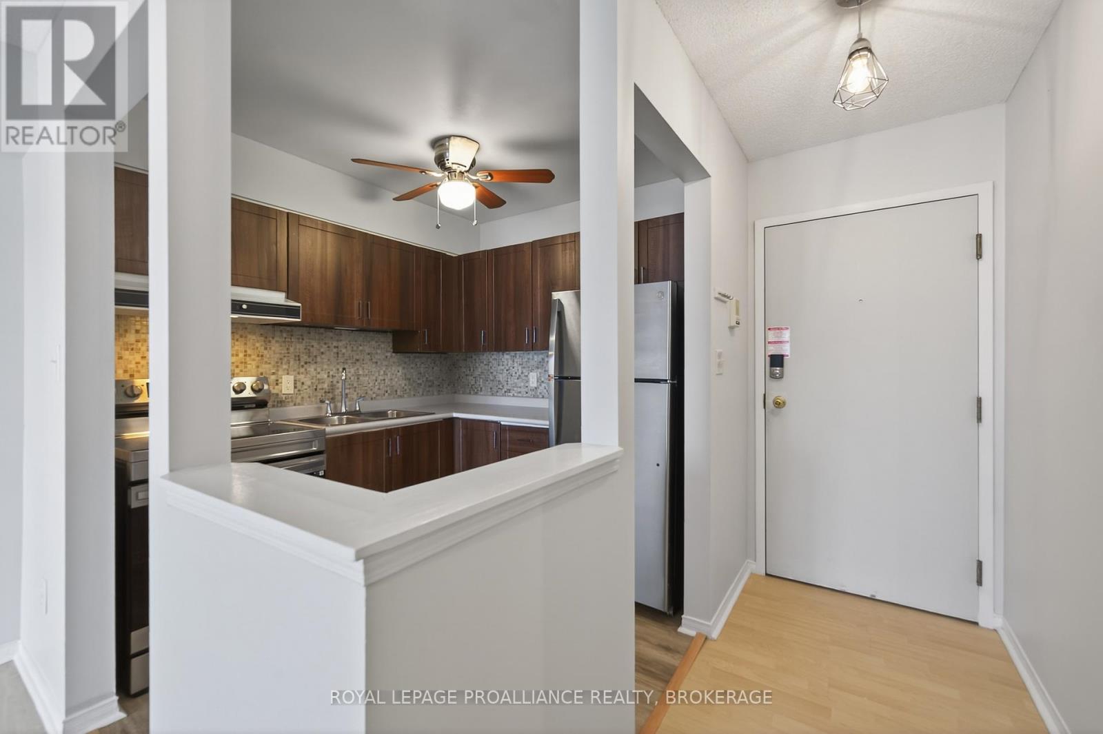 313 - 310 Kingsdale Avenue, Kingston, Ontario  K7M 8S1 - Photo 5 - X12818718