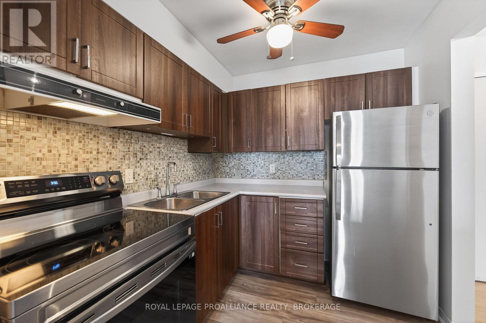 313 - 310 Kingsdale Avenue, Kingston, Ontario  K7M 8S1 - Photo 6 - X12818718