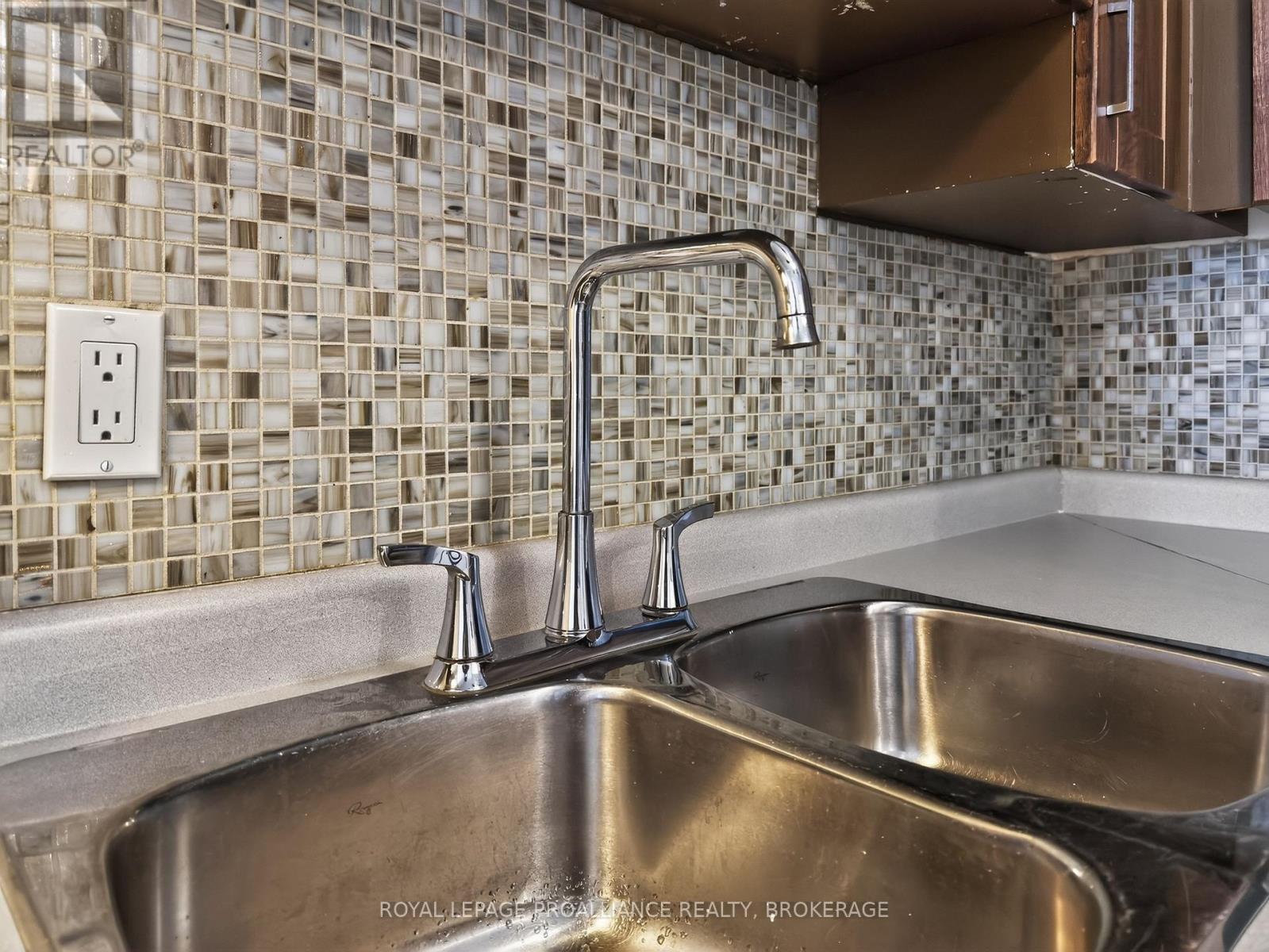 313 - 310 Kingsdale Avenue, Kingston, Ontario  K7M 8S1 - Photo 8 - X12818718