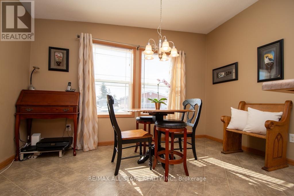 37 Creekside Circle, Kawartha Lakes, Ontario  K0M 1L0 - Photo 11 - X12818716