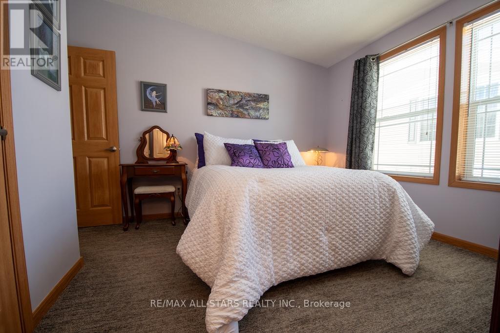 37 Creekside Circle, Kawartha Lakes, Ontario  K0M 1L0 - Photo 13 - X12818716