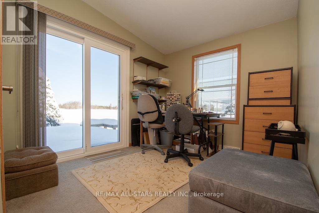 37 Creekside Circle, Kawartha Lakes, Ontario  K0M 1L0 - Photo 17 - X12818716