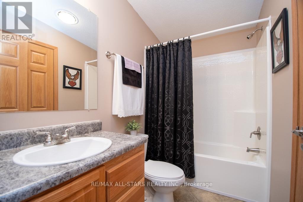 37 Creekside Circle, Kawartha Lakes, Ontario  K0M 1L0 - Photo 19 - X12818716