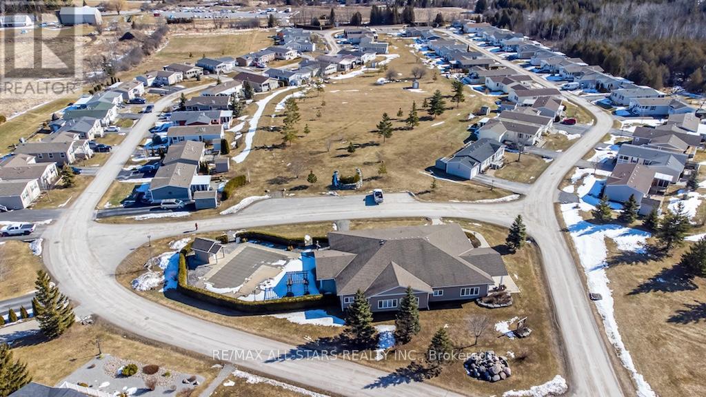 37 Creekside Circle, Kawartha Lakes, Ontario  K0M 1L0 - Photo 32 - X12818716