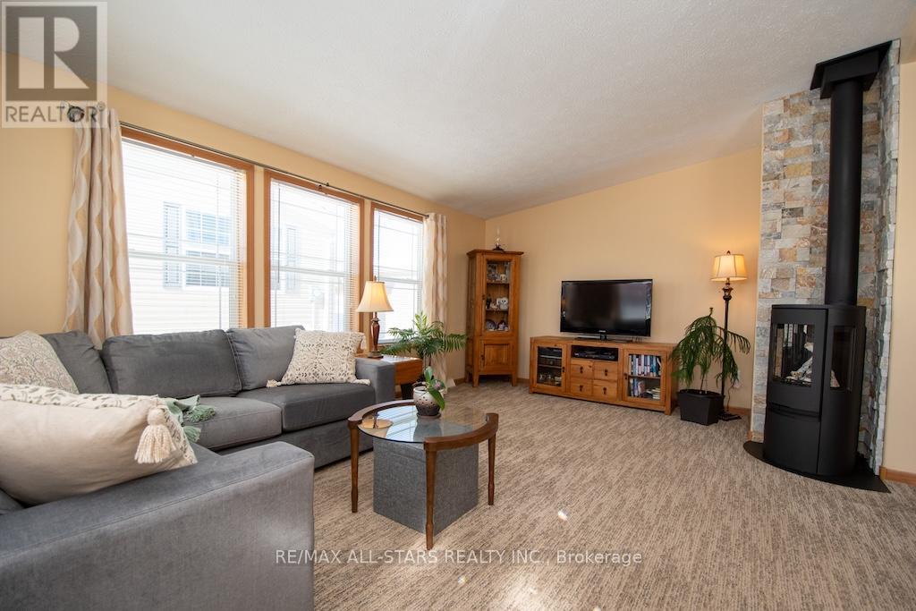 37 Creekside Circle, Kawartha Lakes, Ontario  K0M 1L0 - Photo 5 - X12818716