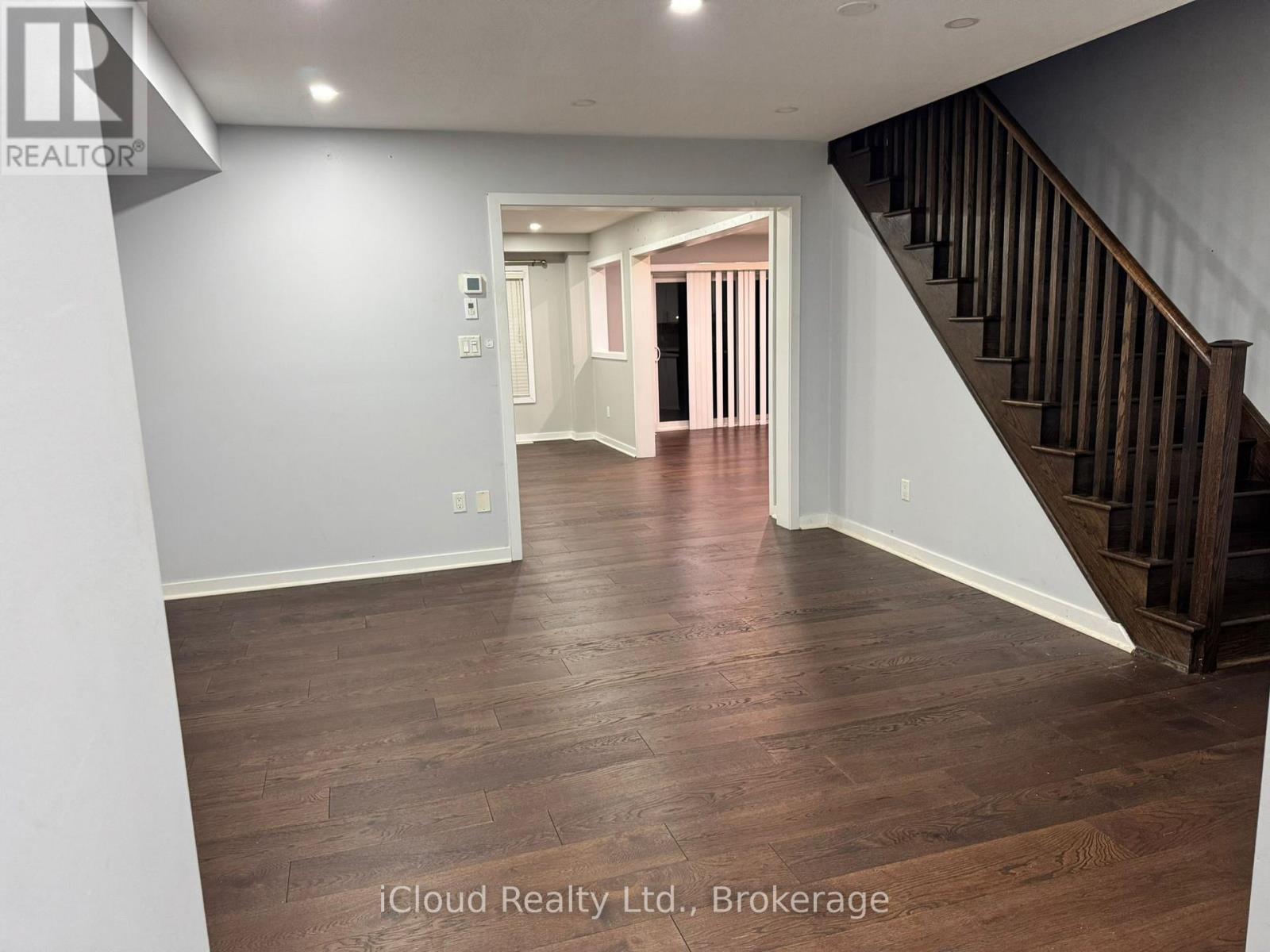 88 West Glen Avenue, Hamilton, Ontario  L8J 0H8 - Photo 5 - X12812492