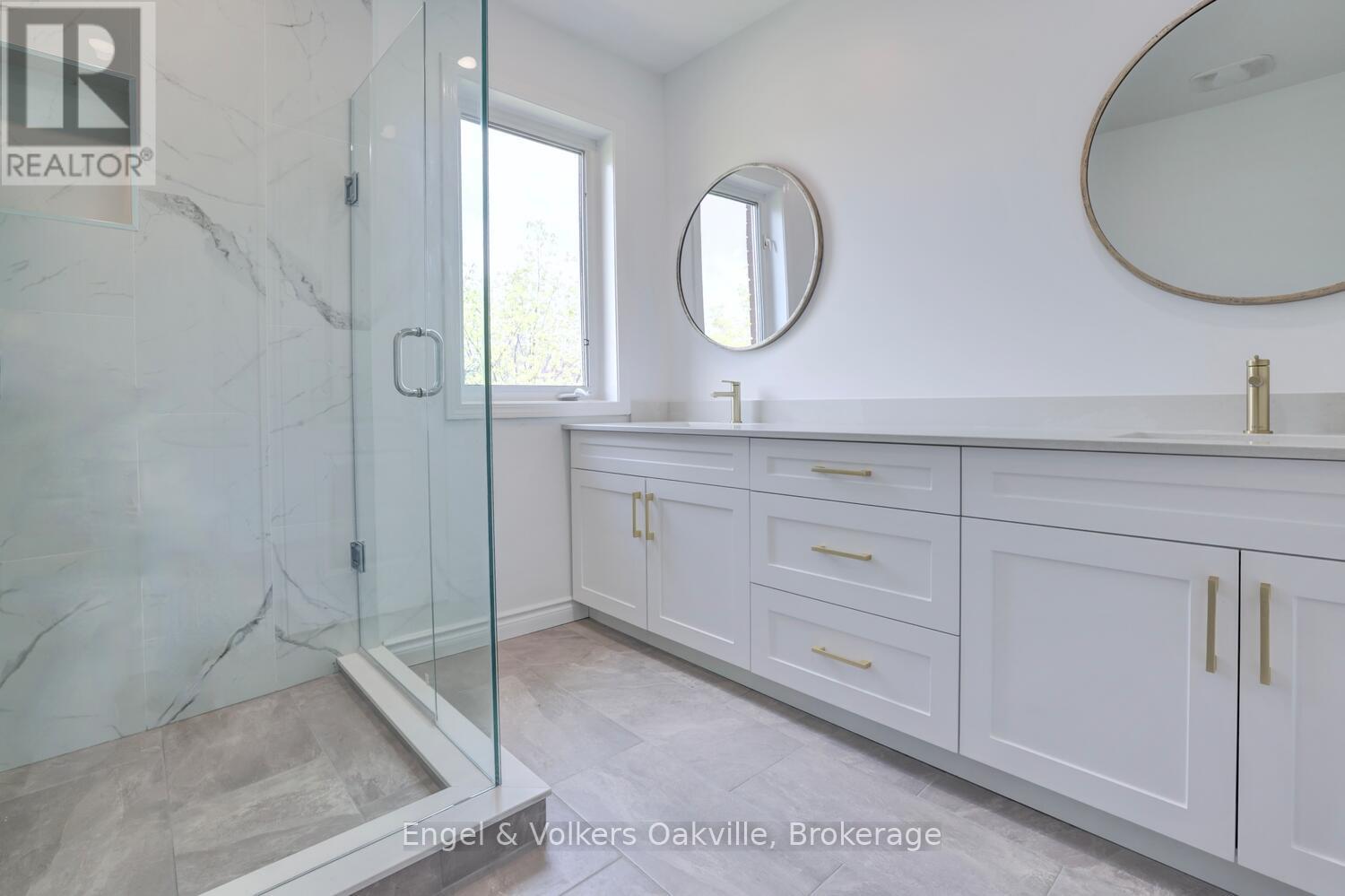 3933 Coachman Circle, Mississauga, Ontario  L5M 6R1 - Photo 24 - W12818944